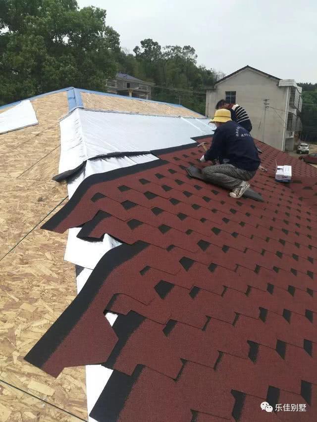 坡屋頂現澆完還要做防水、保溫才能掛瓦？難怪農村包工頭都這么說